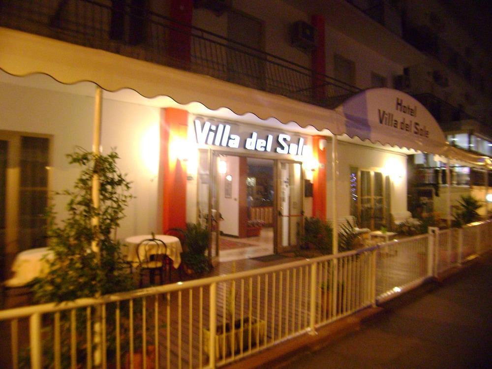 Hotel Villa Del Sole Римини Екстериор снимка