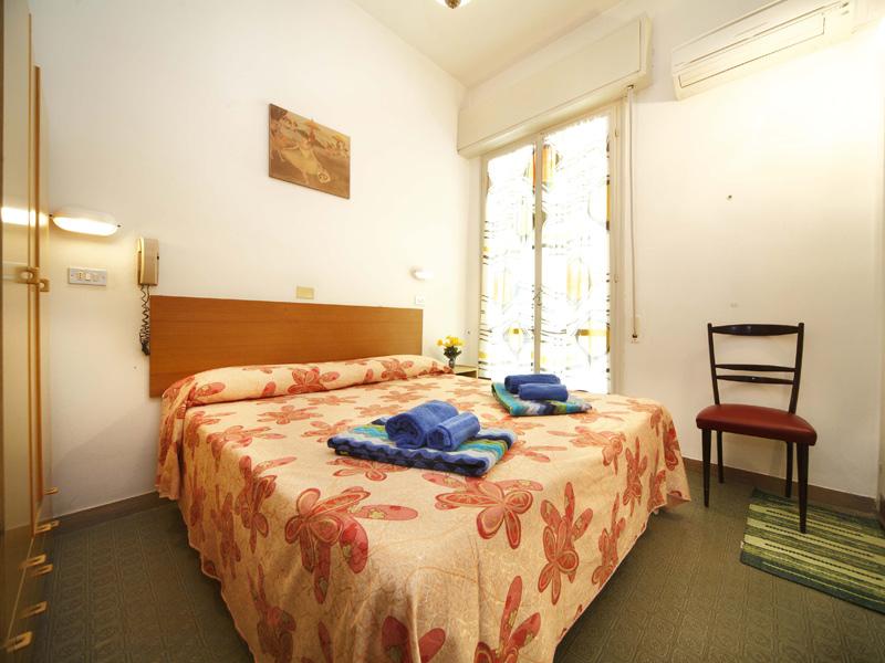 Hotel Villa Del Sole Римини Стая снимка